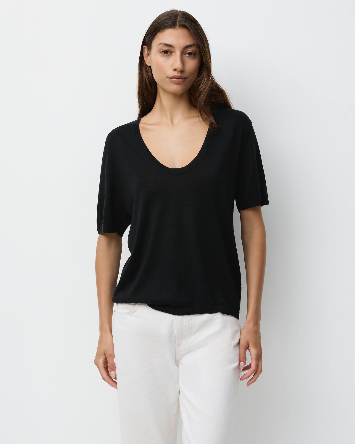 【OPEN YY】 YY U-NECK T-SHIRT CHARCOAL THE U NECK - BLACK – THE CURATED