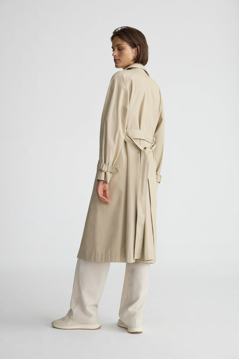 THE CLASSIC TRENCH   KHAKI – THE CURATED