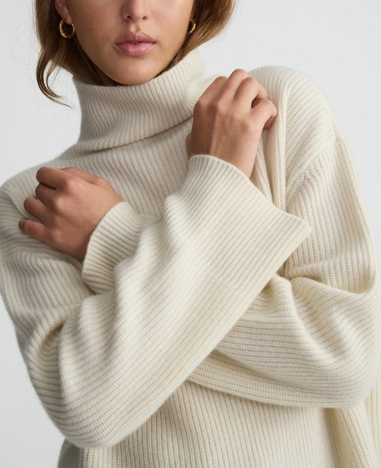 The Oversized Turtleneck Eco White XXL