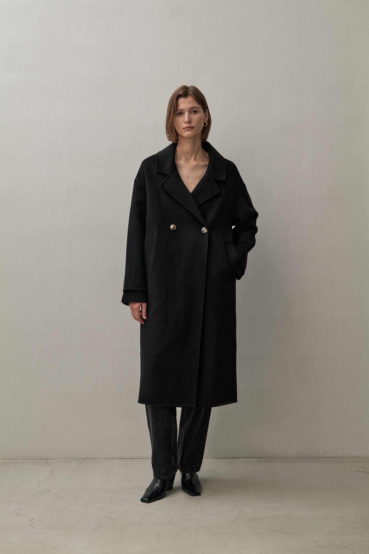 THE LONDON COAT – THE CURATED