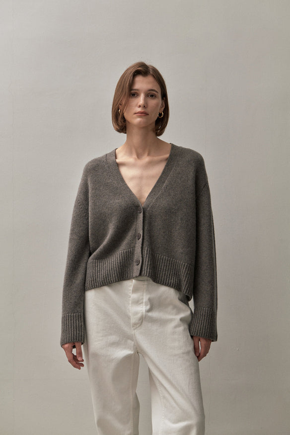 KNITWEAR – THE CURATED