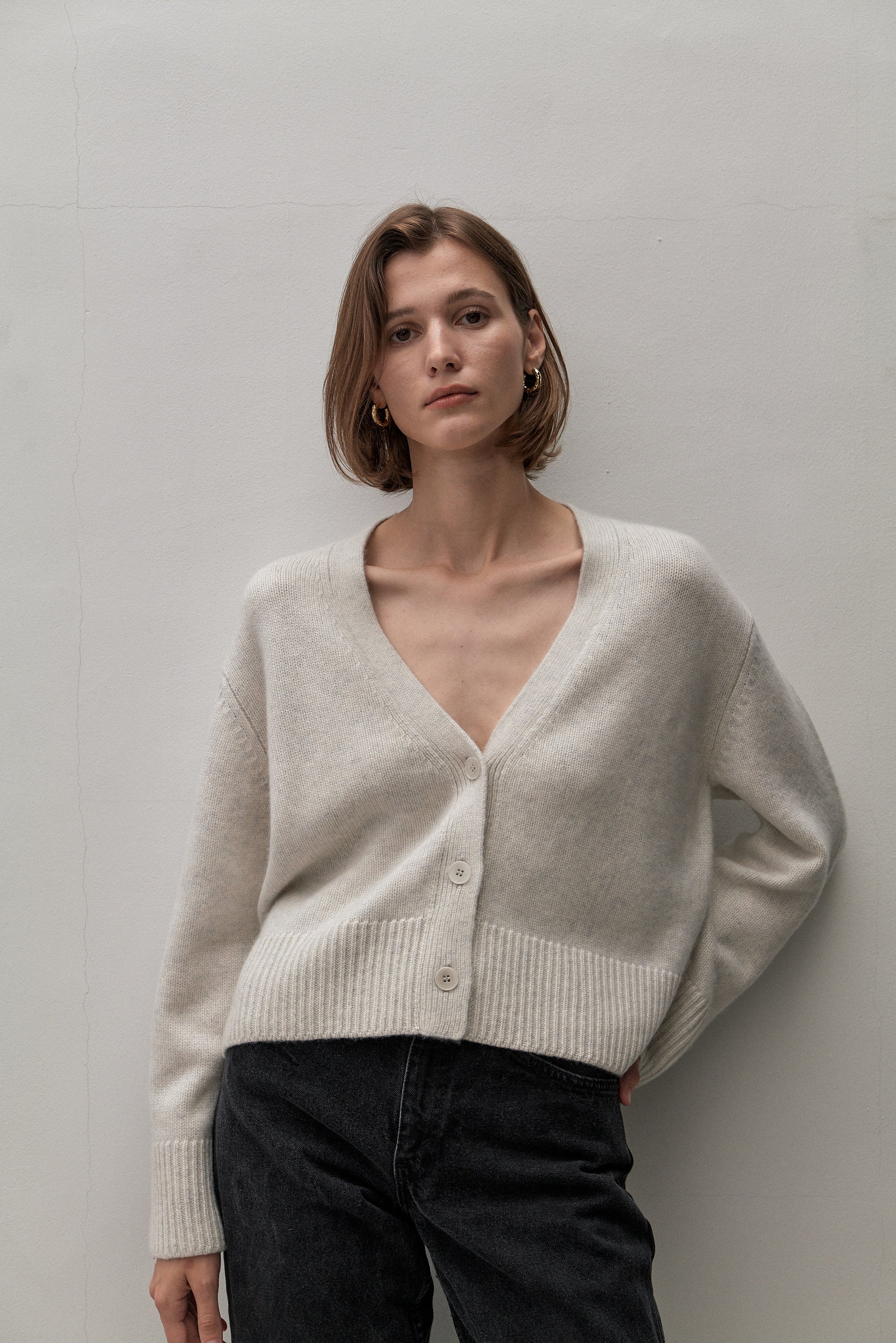 THE CLASSIC CARDIGAN - CLOUDY